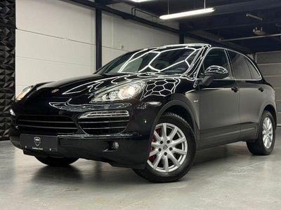 Tiefschwarz Gebraucht 2010 Porsche Cayenne SUV | 31.880 €