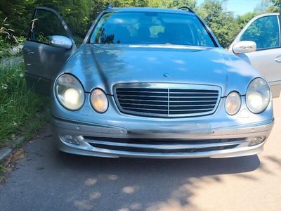Mercedes E320