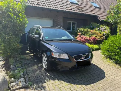 Gebraucht Volvo V50 Kinetic 109 PS (80 kW) 2010 Schwarz Kombi