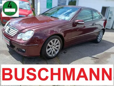 Gebraucht Mercedes C180 143 PS (105 kW) 2008 Rot Coupé