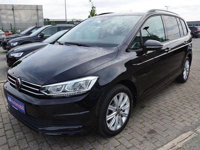 Schwarz Gebraucht 2023 VW Touran Comfortline Van / Kleinbus | 29.940 € (Fairer Preis)