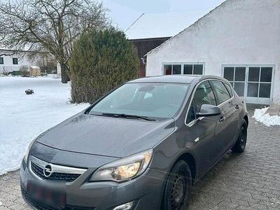 Grau Gebraucht 2010 Opel Astra Limousine | 3.000 € (Guter Preis)