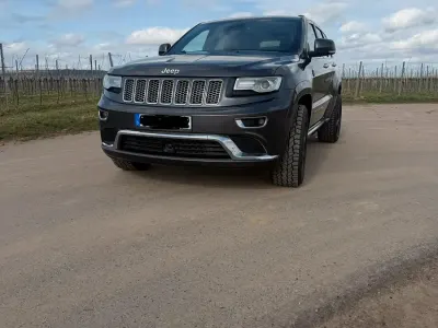 Usata Jeep Grand Cherokee Summit 250 CV (183 kW) 2015 Grigio SUV