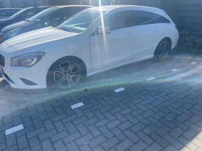 Gebraucht Mercedes CLA220 Shooting Brake Urban 177 PS (130 kW) 2016 Weiß Kombi