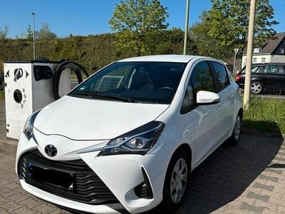 Usata Toyota Yaris 72 CV (52 kW) 2020 Bianco Utilitaria