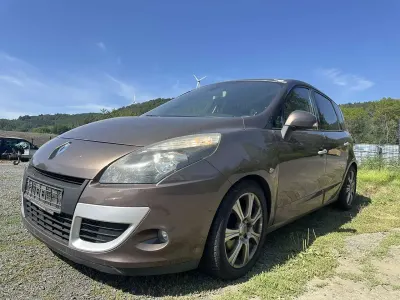 Gebraucht Renault Scénic Dynamique 160 PS (117 kW) 2010 Mokkabraun Van / Kleinbus