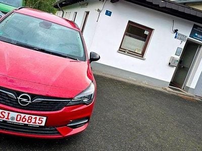 Rot Gebraucht 2021 Opel Astra Business Edition Limousine | 7.900 €