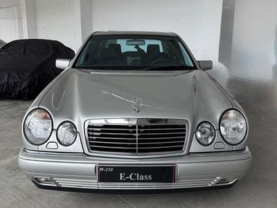 Gebraucht Mercedes E200 Avantgarde 136 PS (100 kW) 1999 Silber Limousine