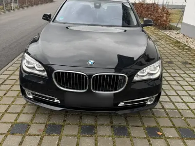 Gebraucht BMW 750 381 PS (280 kW) 2015 Schwarz Limousine