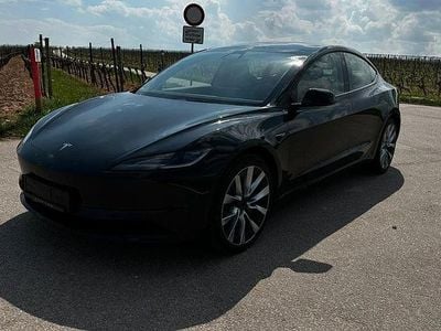 Begagnad Tesla Model 3 366 kW (498 HK) 2023 Svart Sedan