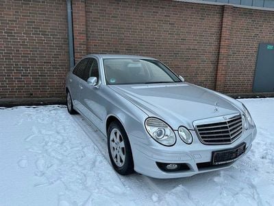 Silber Gebraucht 2007 Mercedes E200 Limousine | 7.399 € (Fairer Preis)