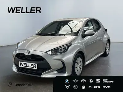 Gebraucht Toyota Yaris Team 116 PS (85 kW) 2023 Silver (silber) Kleinwagen