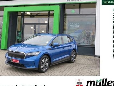 Blau (race blue) Gebraucht 2023 Skoda Enyaq iV Loft SUV | 28.690 € (Guter Preis)