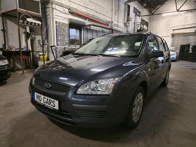 Grau Gebraucht 2007 Ford Focus Fun X Kombi | 5.990 €