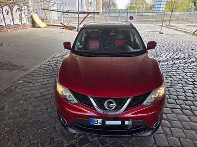 Gebraucht Nissan Qashqai N-Connecta 116 PS (85 kW) 2016 Rot SUV