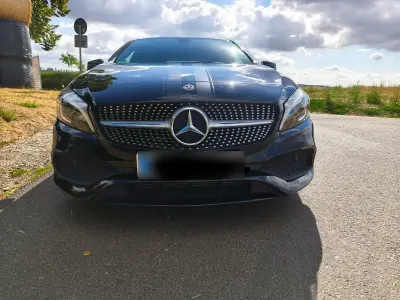 Gebraucht Mercedes A180 AMG line 122 PS (89 kW) 2017 Schwarz Kleinwagen