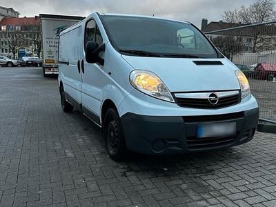 Gebraucht Opel Vivaro 114 PS (83 kW) 2012 Weiß Van / Kleinbus