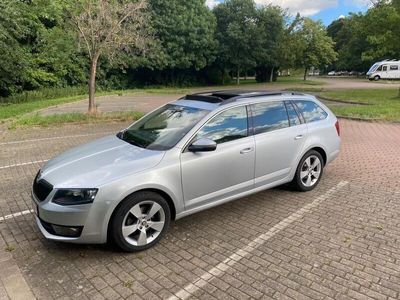 gebraucht Skoda Octavia 2.0 TDI 4x4 Style Combi Style