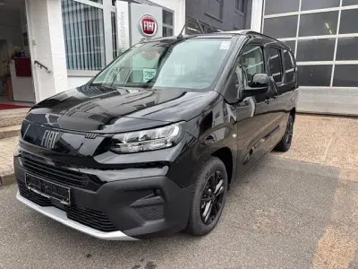Neu Fiat Qubo Icon 131 PS (96 kW) 2026 Schwarz Van / Kleinbus