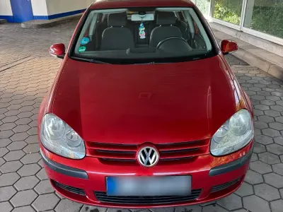 Gebraucht VW Golf V 115 PS (84 kW) 2003 Rot Kleinwagen