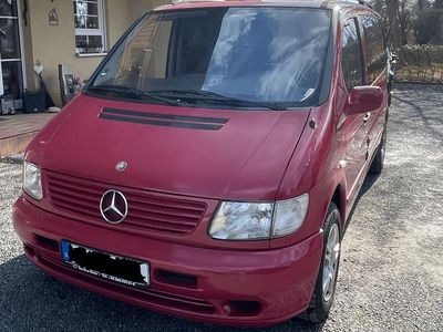Usata Mercedes V220 122 CV (89 kW) 2000 Rosso Monovolume