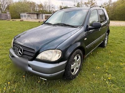 Second-hand Mercedes ML320 220 CP (161 kW) 1999 Andere farben SUV