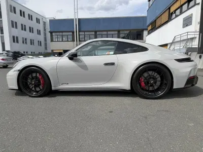 Gebraucht Porsche 992 541 PS (397 kW) 2025 Grau Coupé