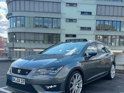 Grau Gebraucht 2016 Seat Leon ST FR Kombi | 11.950 € (Fairer Preis)