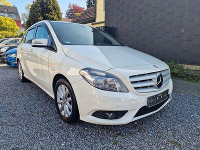 Usata Mercedes B180 122 CV (89 kW) 2013 Bianco Monovolume