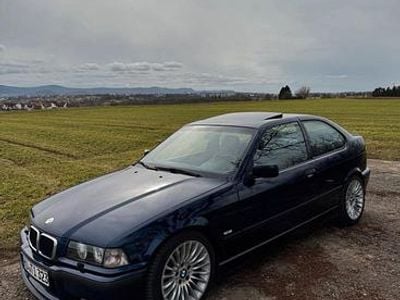 BMW 323