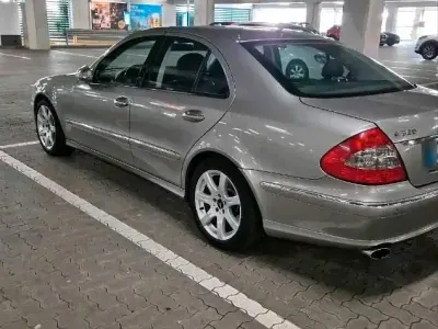 Gebraucht Mercedes E320 224 PS (164 kW) 2009 Gold Limousine
