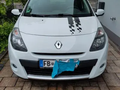 Gebraucht Renault Clio II Dynamique 75 PS (55 kW) 2011 Weiß Limousine