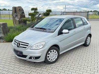 Gebraucht Mercedes B160 95 PS (69 kW) 2010 Silber Van / Kleinbus