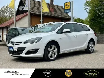 Usata Opel Astra Edition 120 CV (88 kW) 2015 Bianco Station wagon