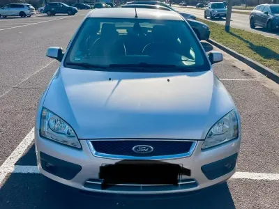 Usata Ford Focus 115 CV (84 kW) 2005 Argento Berlina