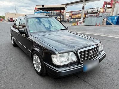 Usata Mercedes E230 136 CV (100 kW) 1989 Nero Berlina