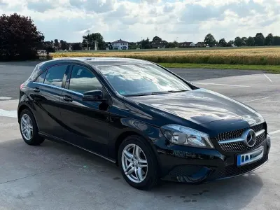 Gebraucht Mercedes A180 Style 122 PS (89 kW) 2013 Schwarz Limousine