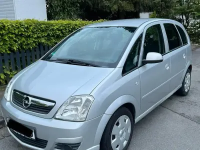 Gebraucht Opel Meriva 105 PS (77 kW) 2009 Silber Van / Kleinbus