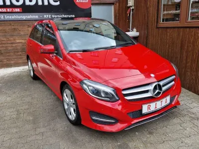 Gebraucht Mercedes B200 136 PS (100 kW) 2015 Rot Kleinwagen