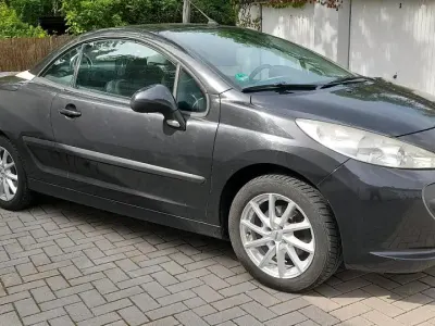 Gebraucht Peugeot 207 CC 120 PS (88 kW) 2007 Schwarz Cabrio