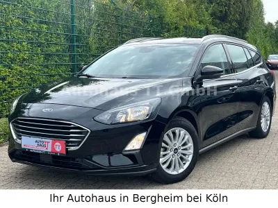 Gebraucht Ford Focus Titanium 125 PS (91 kW) 2019 Schwarz Kombi