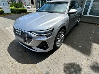 Gebraucht Audi e-tron Sportback Design 230 kW (313 PS) 2022 Silber SUV