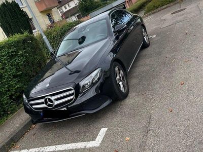 Używany Mercedes E220 194 KM (142 kW) 2017 Czarny Sedan/Limuzyna