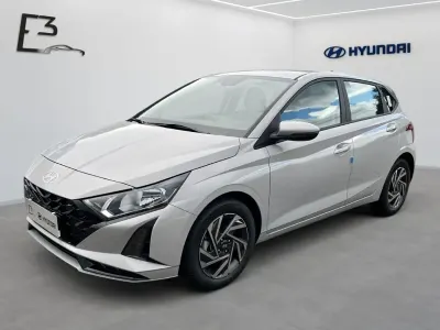 Gebraucht Hyundai i20 Trend 101 PS (74 kW) 2025 Grau Kleinwagen