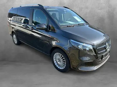 Gebraucht Mercedes V220 163 PS (119 kW) 2024 Grau Van / Kleinbus