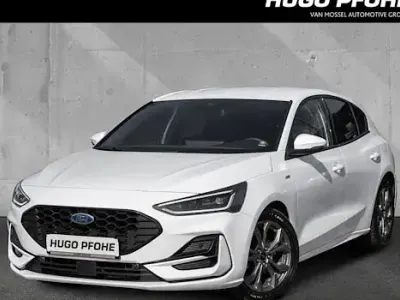 Gebraucht Ford Focus ST-Line X 116 PS (85 kW) 2024 Frozen white uni Limousine
