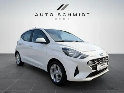 Gebraucht Hyundai i10 Trend 67 PS (49 kW) 2023 Weiß Kleinwagen