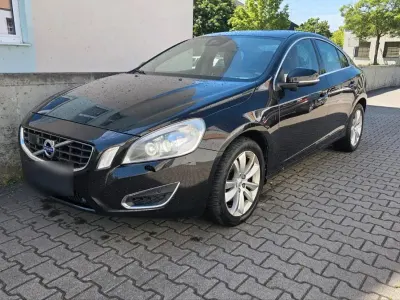 Gebraucht Volvo S60 163 PS (119 kW) 2013 Schwarz Limousine