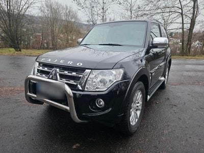 Gebraucht Mitsubishi Pajero Edition 200 PS (147 kW) 2014 Schwarz SUV
