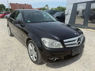 Gebraucht Mercedes C250 Avantgarde 204 PS (150 kW) 2009 Schwarz Limousine
